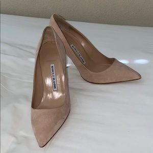 Monologue Blahnik Nude Suede Pumps